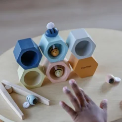 Plan Toys Jeu de pince Nid d'abeilles Couleurs Tendresse