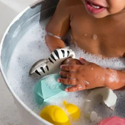 Oli & Carol Jouet de bain bateau Origami latex d'hévéa mint
