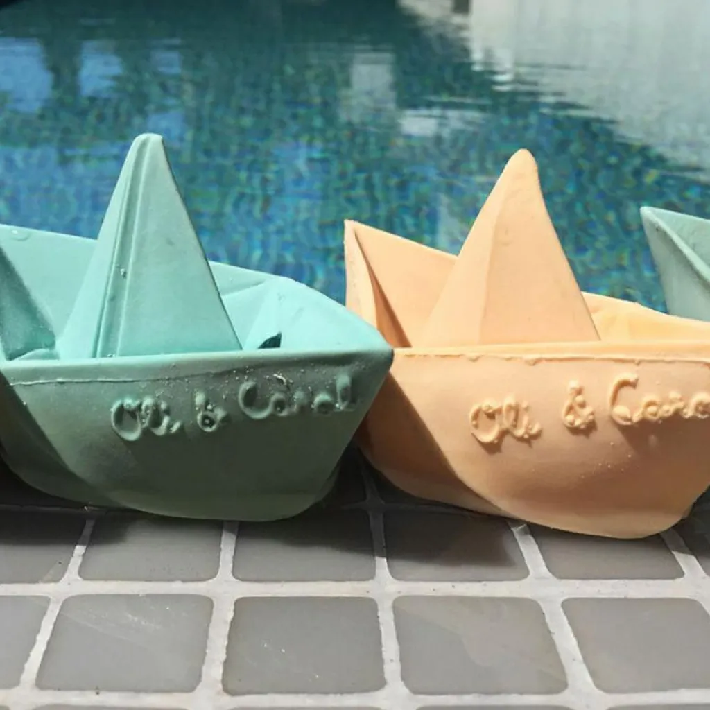 Oli & Carol Jouet de bain bateau Origami latex d'hévéa mint