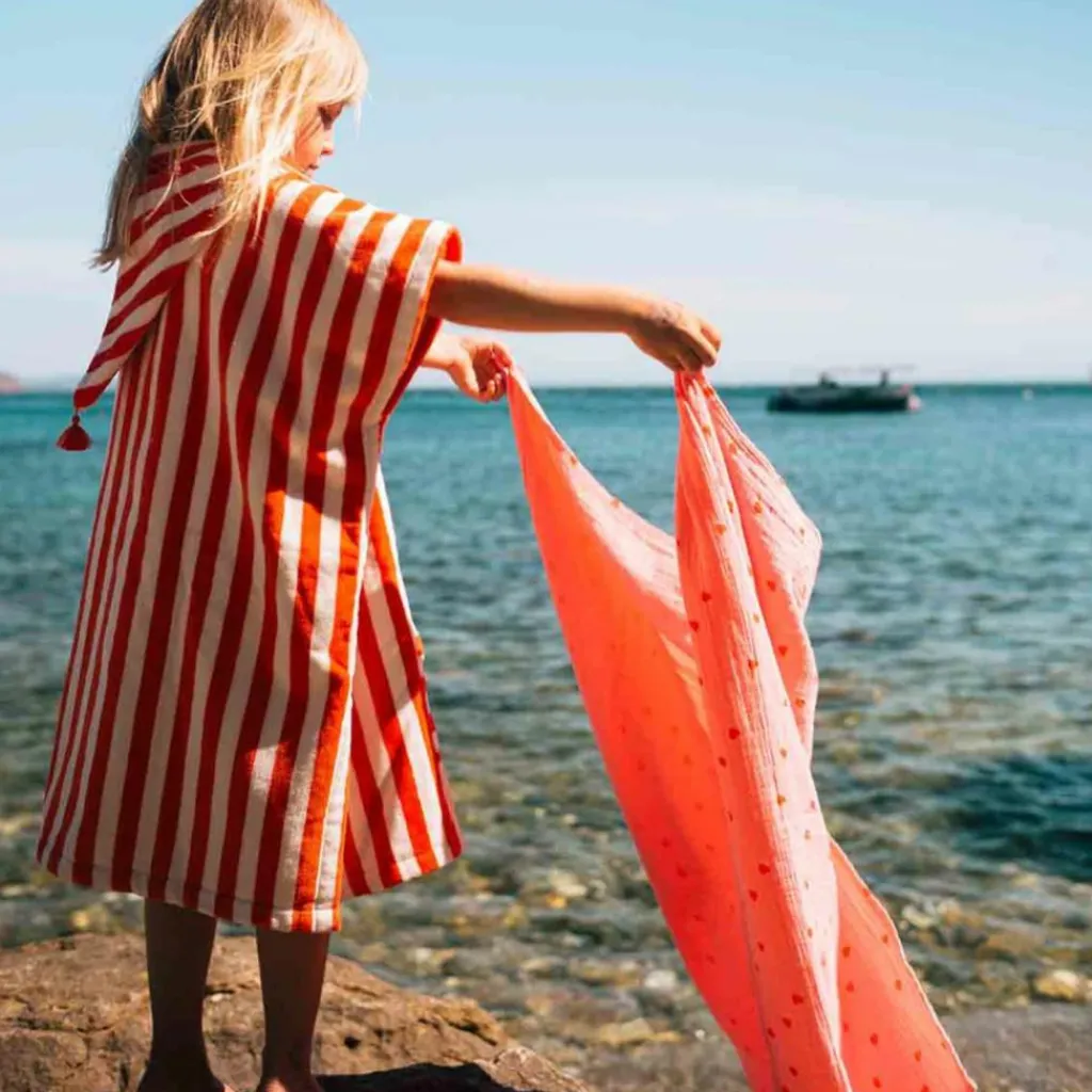 Rose in April Lange Bianca Coeur Rose-Rouge (70 x 70 cm)