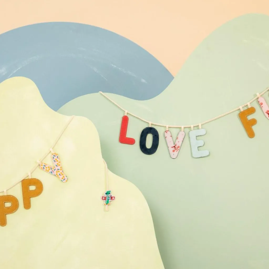 Lilliputiens Lettre phosphorescente en tissu à suspendre O