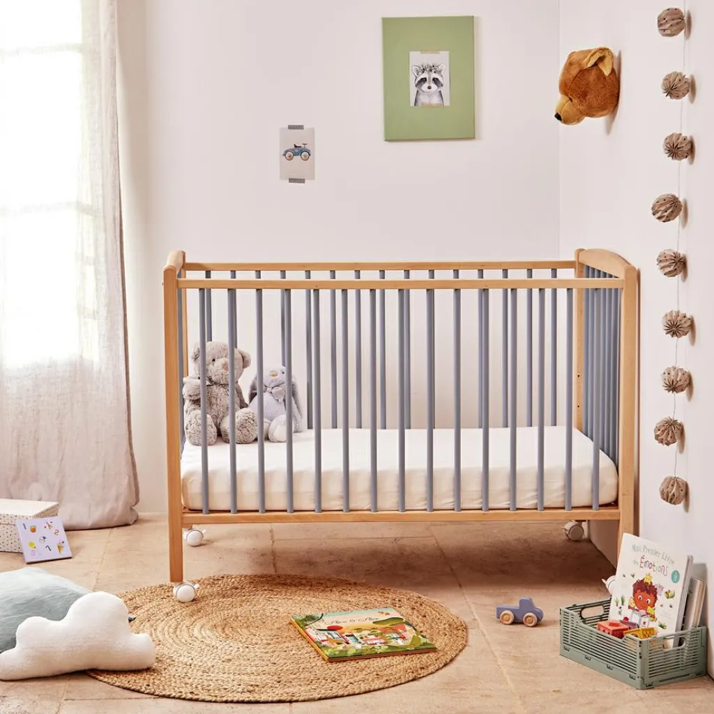 Combelle Lit à barreaux en bois Arthur hybride bleu gris (70 x 140 cm)