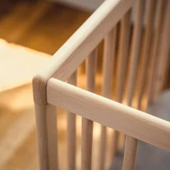 Kadolis Lit bébé en bois Turia (60 x 120 cm)