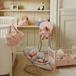 Konges Slojd Lit pour poupée en bois rose