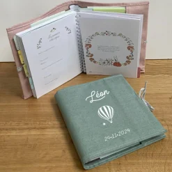 Les Griottes Livre de naissance vert amande 88 pages (personnalisable)