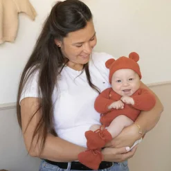 Clearance Lot brassière, bonnet et chaussons Terracotta (0-1 mois) Layette Bébé