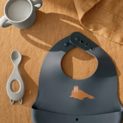 Liewood Lot de 2 bavoirs en silicone Ember Arctic Sea