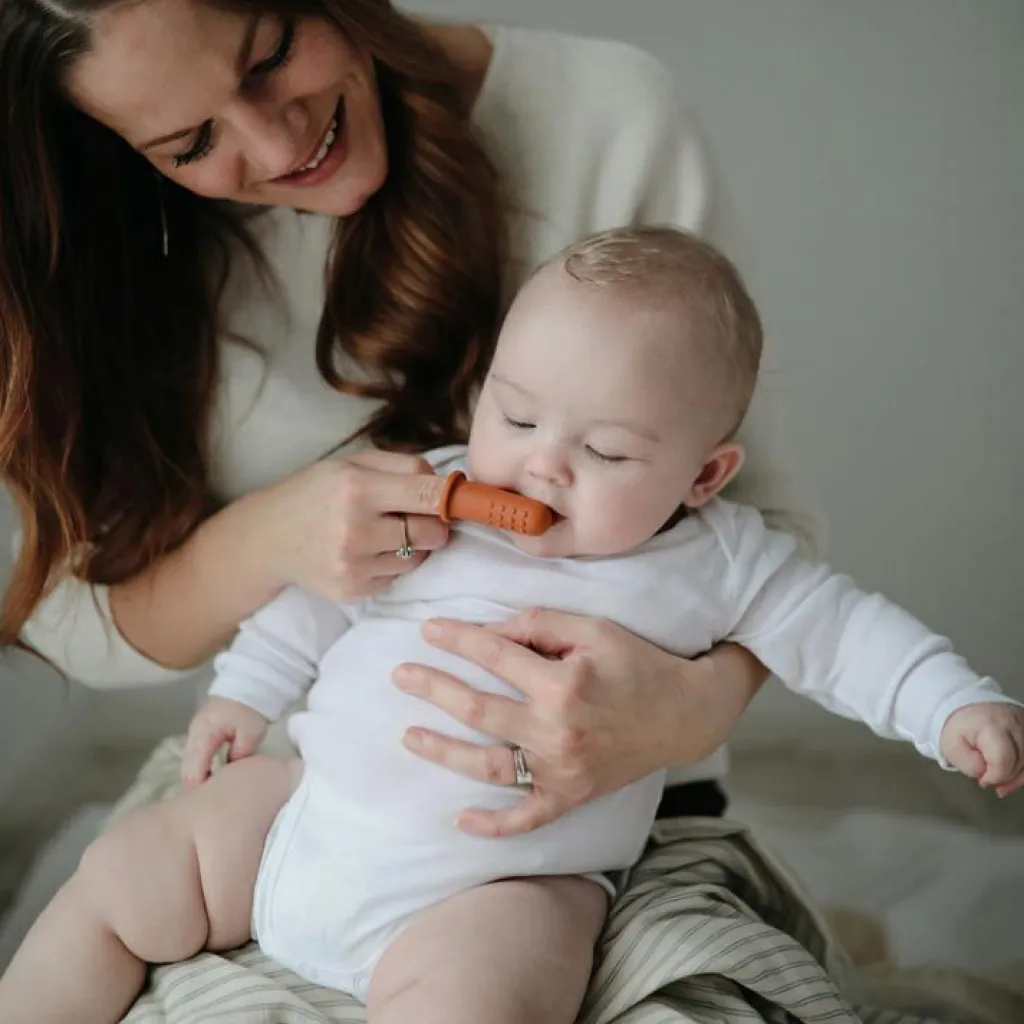 Mushie Lot de 2 brosses à dent à doigt Shifting sand-Clay
