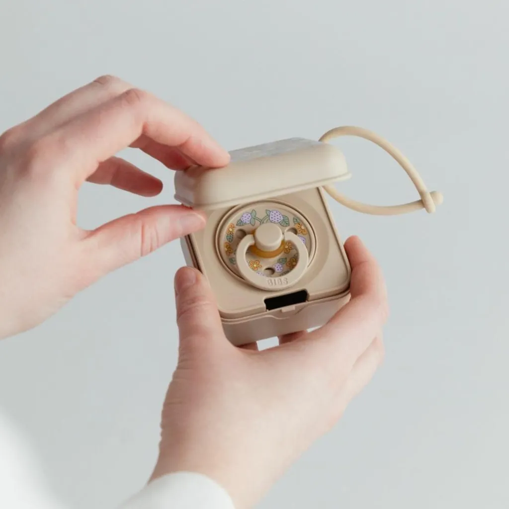 BIBS Lot de 2 sucettes en latex Colour Strawberries-Cream (0-6 mois)