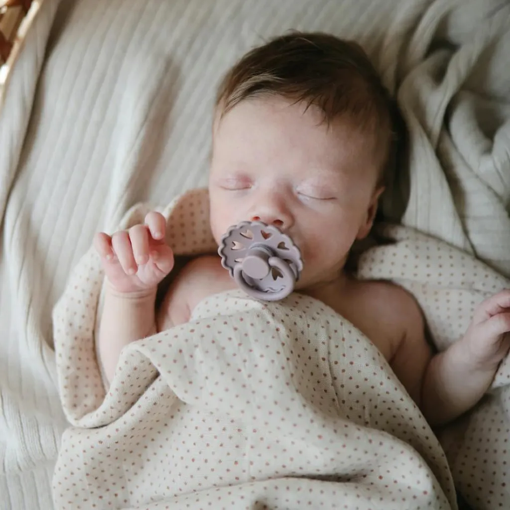 Mushie Maxi lange en coton bio Caramel Polka Dots (120 x 120 cm)