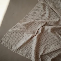 Mushie Maxi lange en coton bio Caramel Polka Dots (120 x 120 cm)