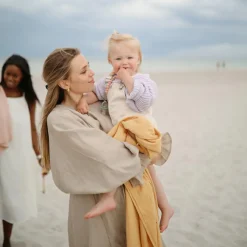 Mushie Maxi lange en coton bio Fall yellow (120 x 120 cm)