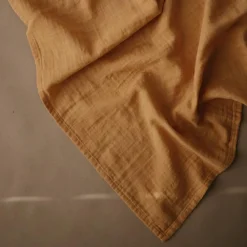 Mushie Maxi lange en coton bio Fall yellow (120 x 120 cm)