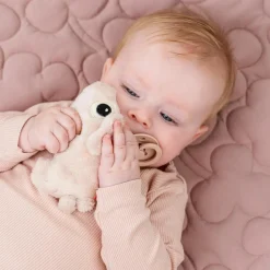 Done by Deer Mini hochet sensoriel Pigee Rose