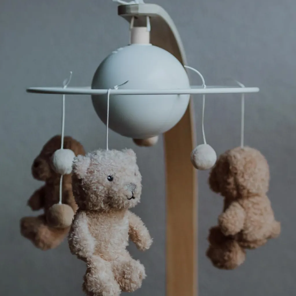 FLOW Mobile pour bébé en bois Lou l'ours