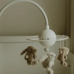 FLOW Mobile pour bébé en bois Milo le lapin