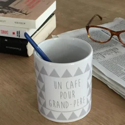 Les Griottes Mug triangles gris (personnalisable)