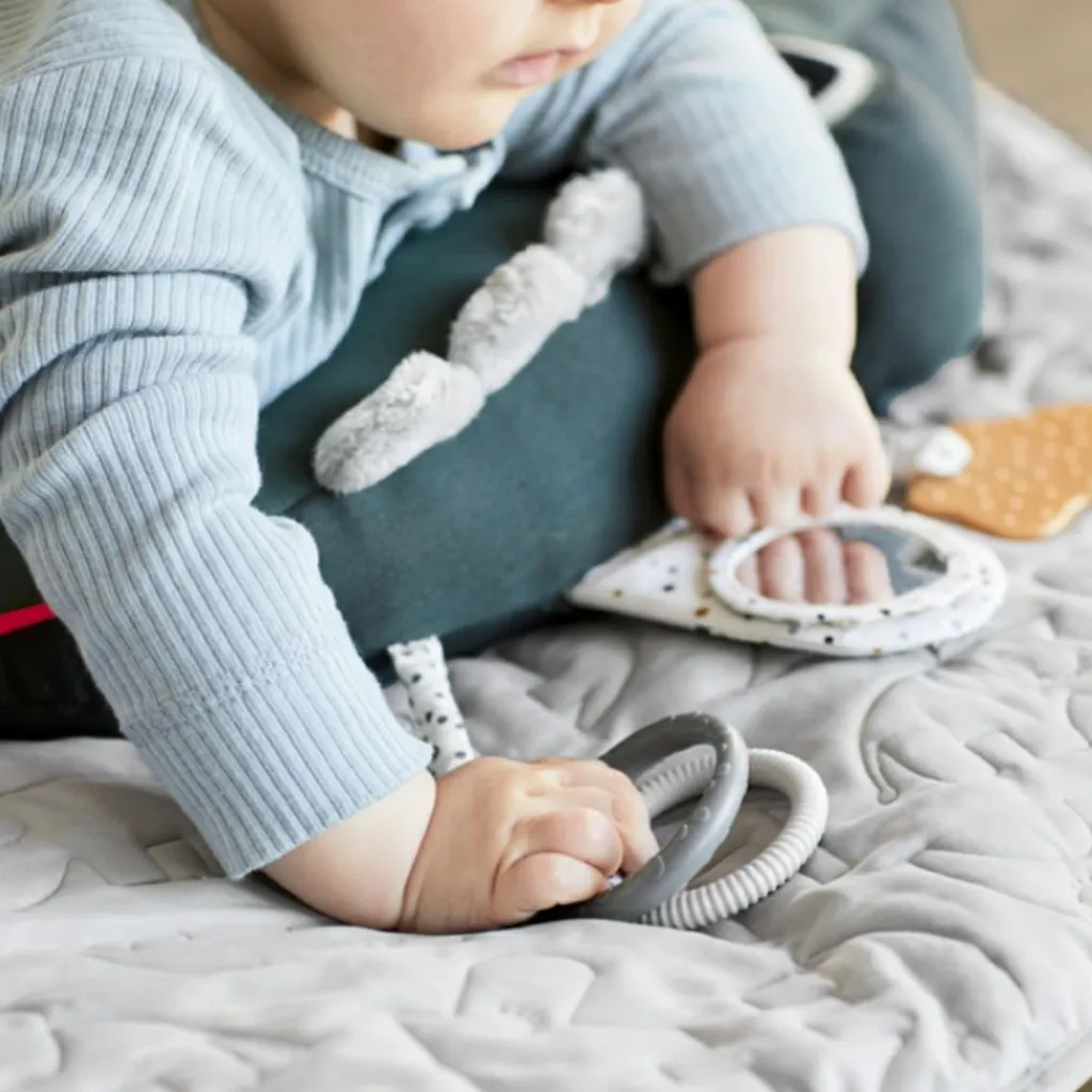 Done by Deer Peluche d'activités vibrante Croco vert