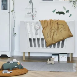 Done by Deer Peluche d'activités vibrante Croco vert