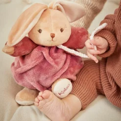 Kaloo Peluche musicale Patapouf Lapin bordeaux (17 cm)