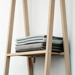 Hot Portant à vêtements en bois de hêtre brut Essentiel Portant