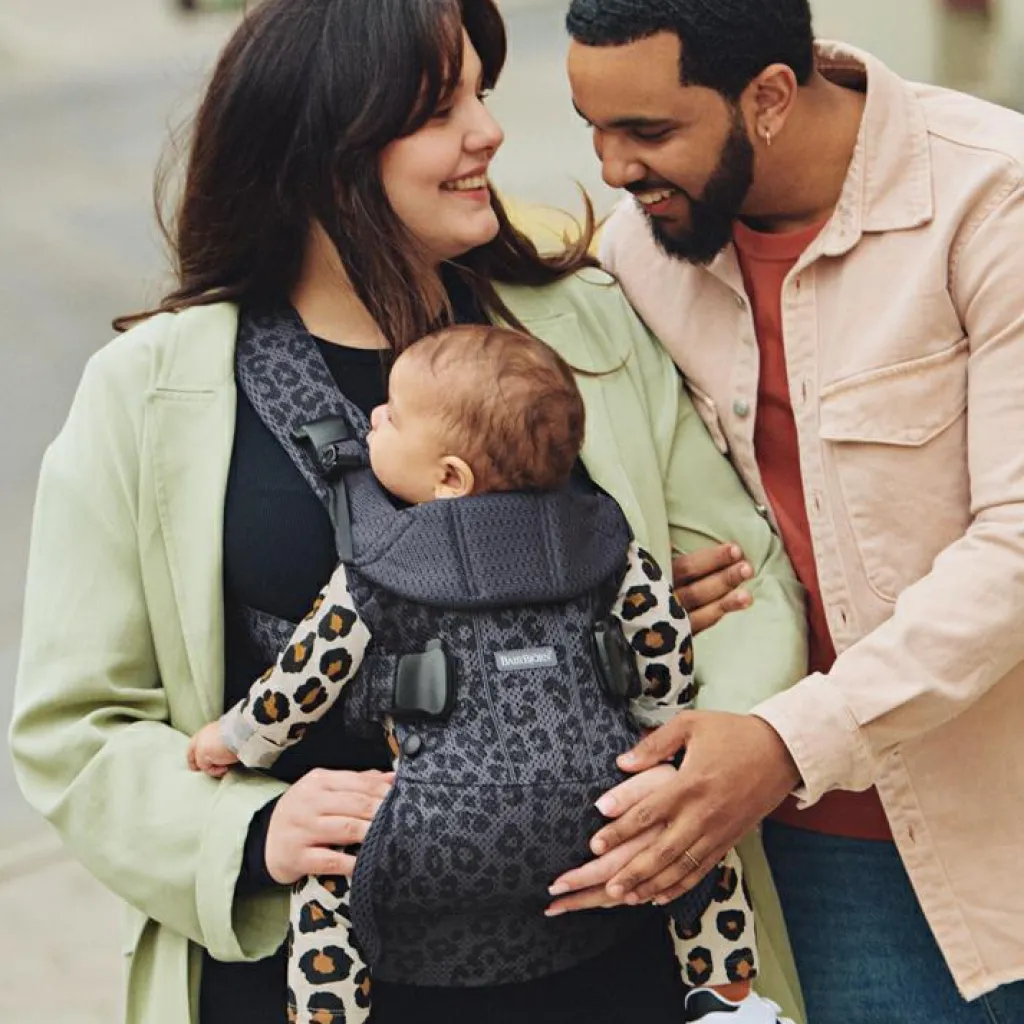 BabyBjörn Porte-bébé One Air tissu Mesh 3D léopard