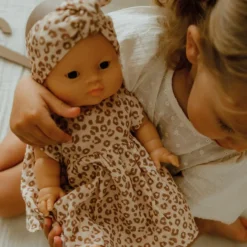 Poupée Léa avec tenue robe Léopard Accessoires Poupée