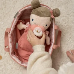 Hot Poupée souple Rosa et son couffin Poupée / Poupon