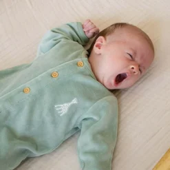 Trois Kilos Sept Pyjama en velours olive Sophie la girafe (naissance)