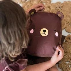 A Little Lovely Company Sac à dos bébé marron Ours