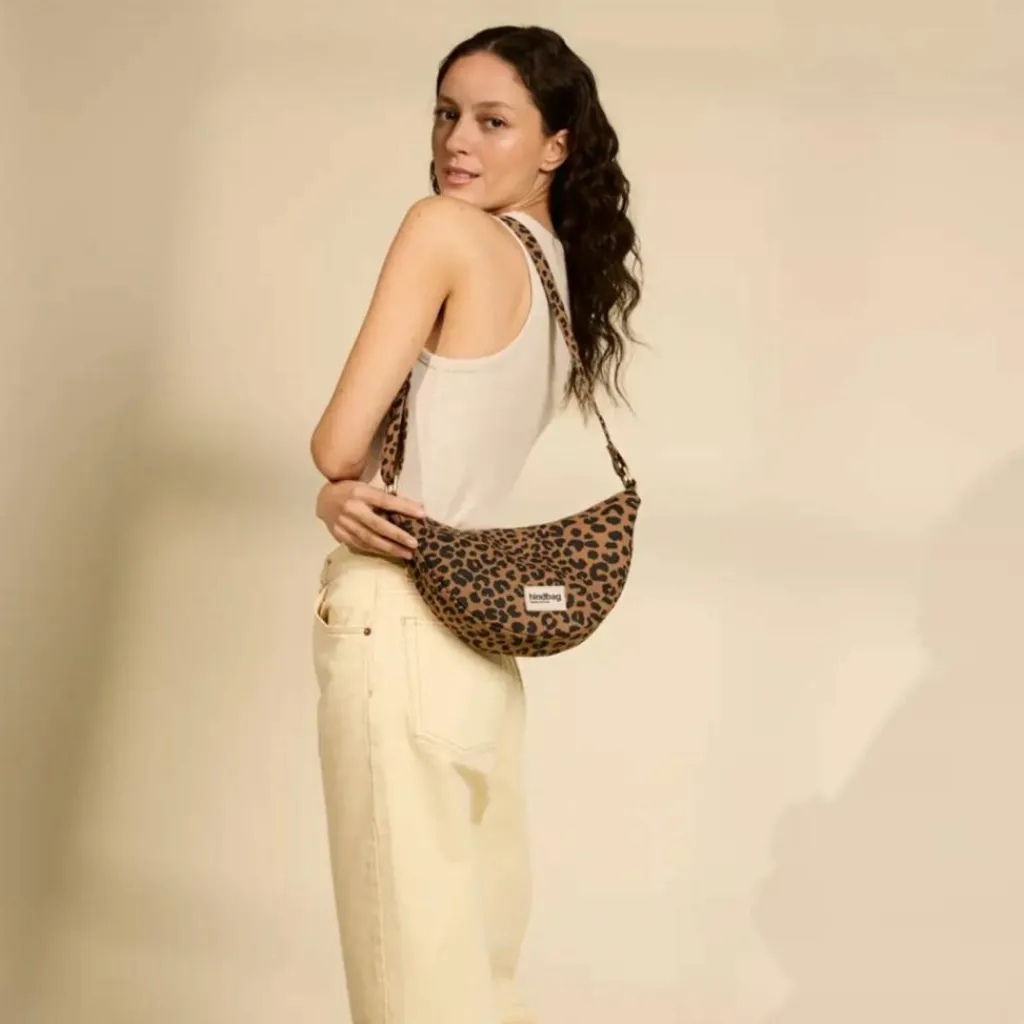 Hindbag Sac banane Andrea Léopard Cannelle