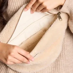 Hindbag Sac banane L Sasha Teddy Beige