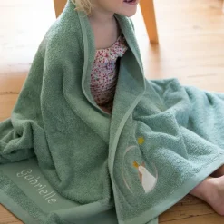 L'oiseau bateau Serviette de bain vert d'eau pingouin personnalisable (70 x 140 cm)