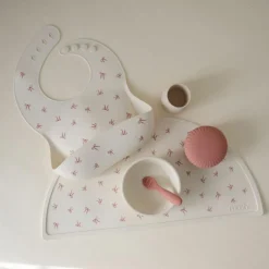 Mushie Set de table en silicone Bows