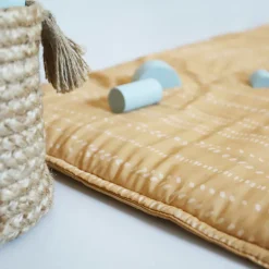 Nattiot Tapis de jeu carré Nepo Caramel (100 x 100 cm)