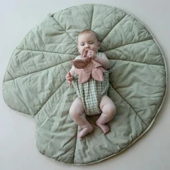 Lorena Canals Tapis de jeu en coton bio Nénuphar Olive (95 cm)