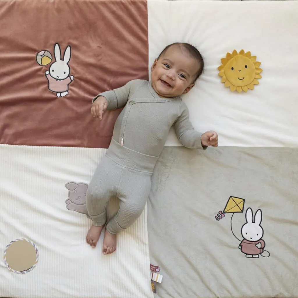 Pioupiou et Merveilles Tapis de parc Miffy fluffy rose (80 x 100 cm)