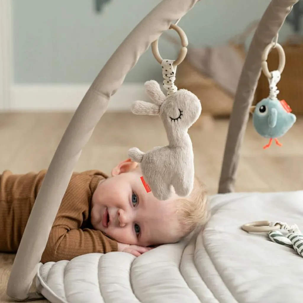 Done by Deer Tapis d'éveil Lalee sable