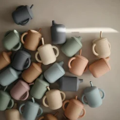 Mushie Tasse à bec en silicone Cambridge Blue