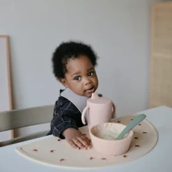 Mushie Tasse d'apprentissage en silicone Blush