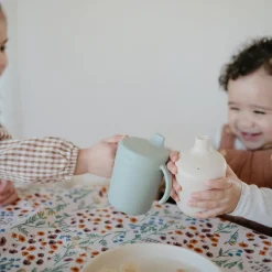 Mushie Tasse d'apprentissage en silicone Sage