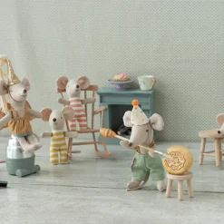 Online Tenue de clown et sa valisette Petit Frère Souris Figurines De Jeu