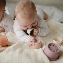 Mushie Tour à empiler Petal