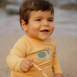Little Dutch T-shirt de bain anti-UV manches longues Seashells Sunny Yellow (6-12 mois)