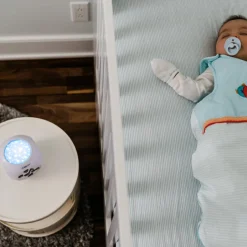 Outlet Veilleuse musicale avec projection Kübe Veilleuse Décorative